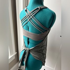 Lululemon Tied in Energy Tank with built in sports bra size 6 sage green